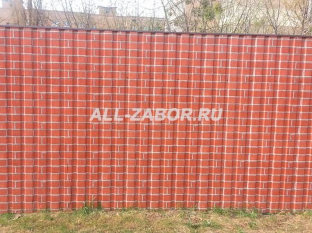 Забор из профлиста с покрытием Red Brick