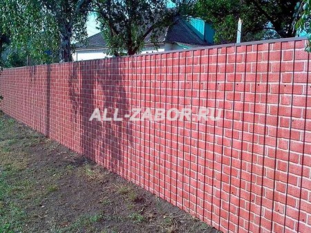 Забор с покрытием Red Brick Light из профнастила